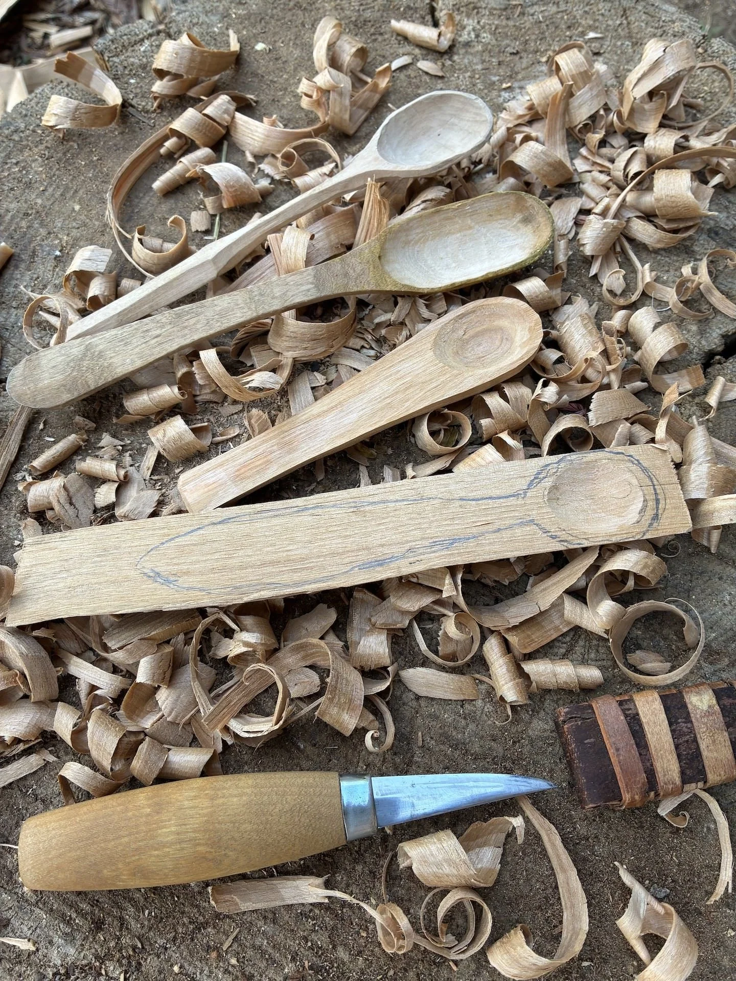 Wooden spoons and carving tools featured by Kaniksu Folk School